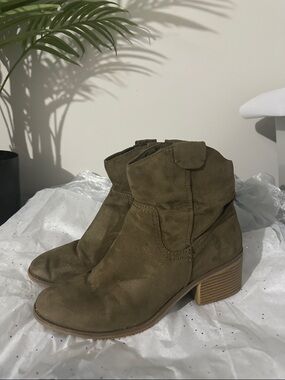Merona Olive Suede Ankle Booties with Block Heel. Like new